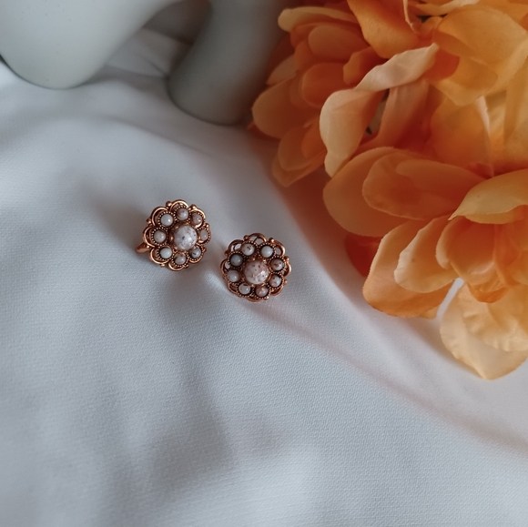 Vintage Copper Flaked Screw Earrings - Picture 5 of 13